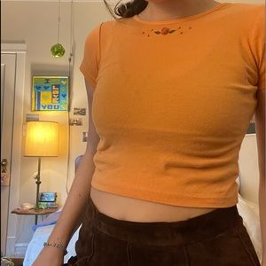 y2k orange flower top! 🌞🌻🍂🍑🥮!